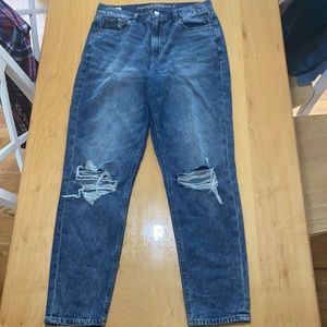 AE Mom Jean